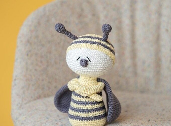 Amigurumi Bee