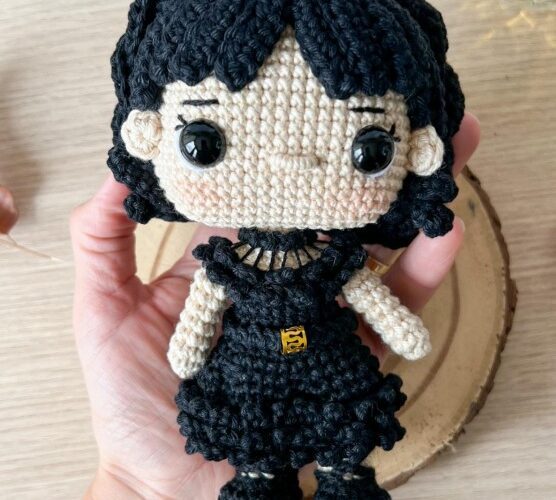 Addams Amigurumi