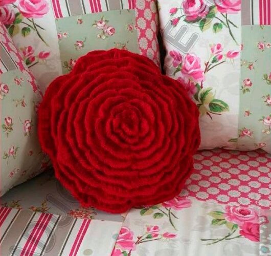 Crochet A Beautiful Rose Pillow 30 Rose